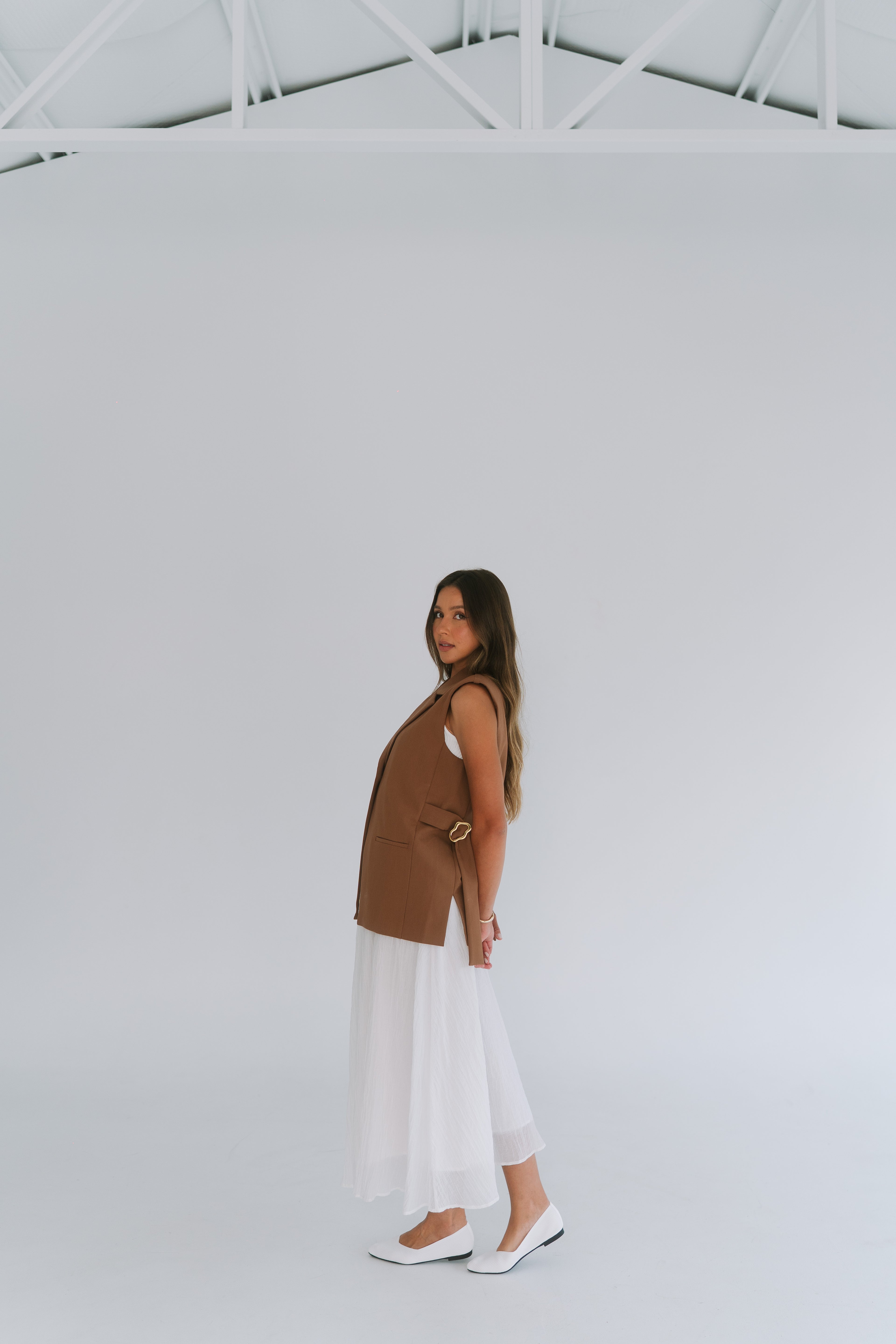 Amy Vest with adjustable straps - Brown
